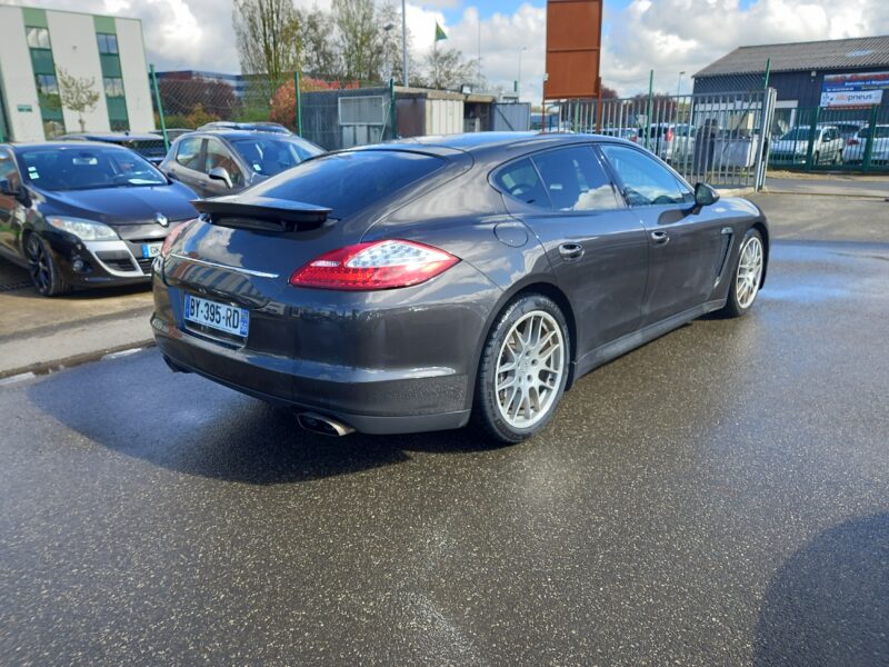 PORSCHE PANAMERA 2011