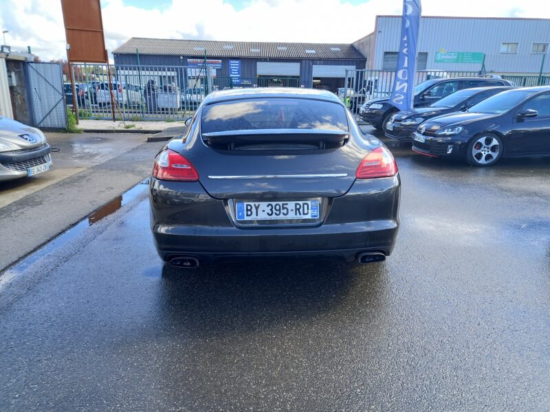 PORSCHE PANAMERA 2011
