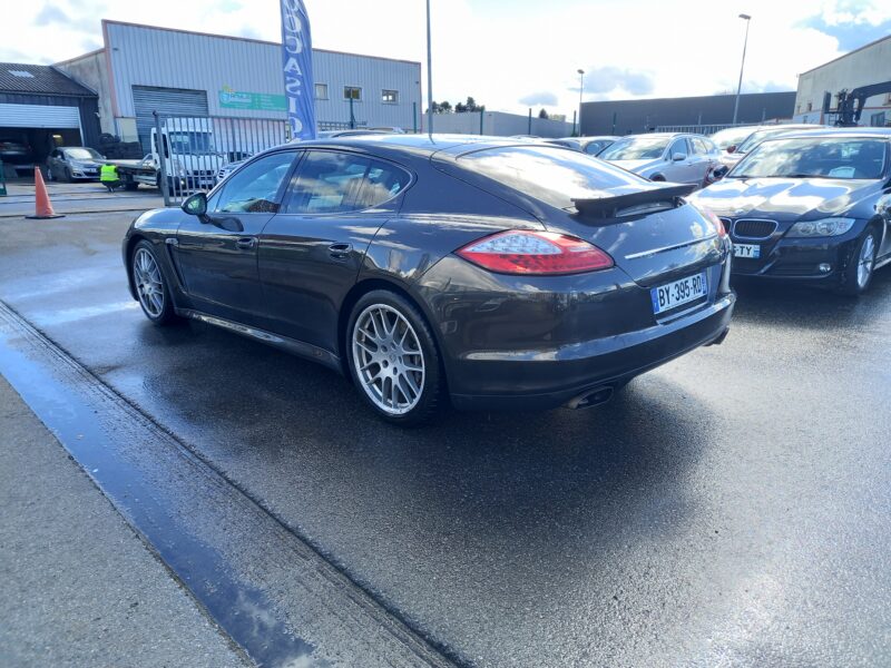 PORSCHE PANAMERA 2011