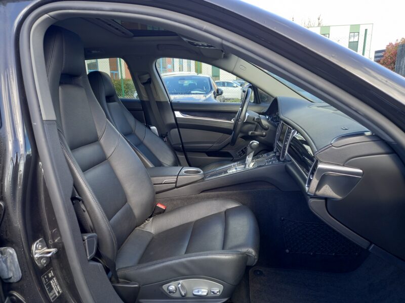PORSCHE PANAMERA 2011