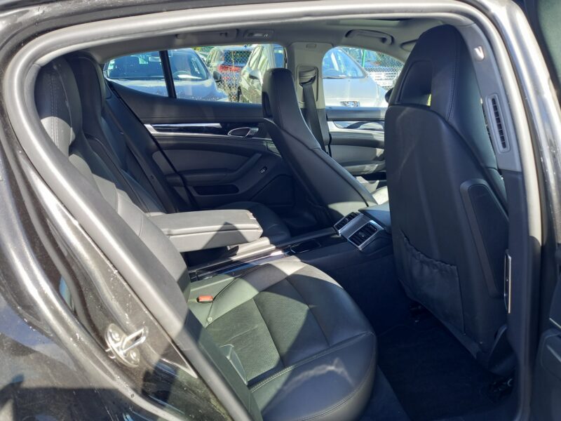 PORSCHE PANAMERA 2011