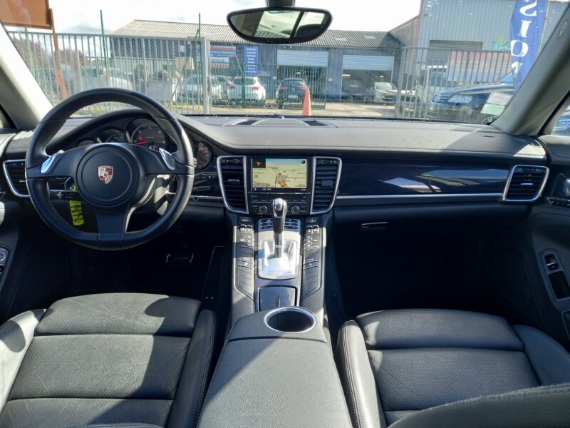PORSCHE PANAMERA 2011