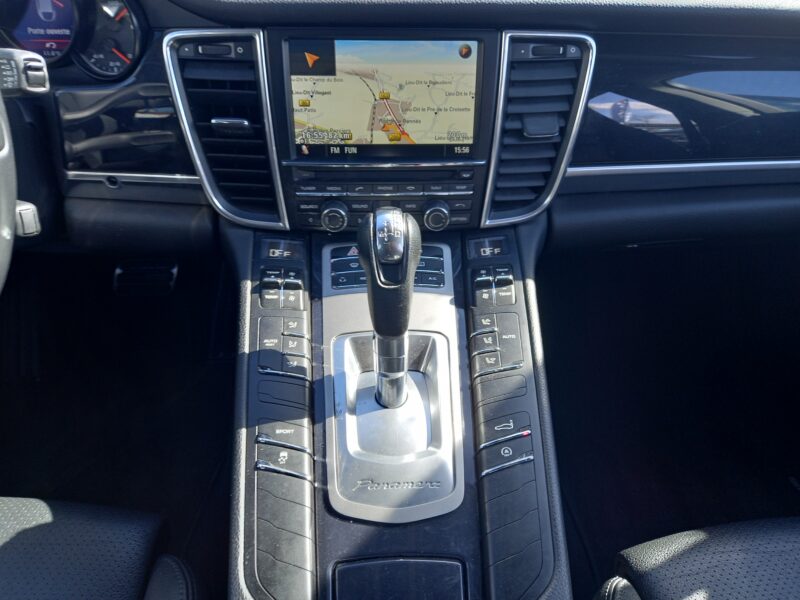 PORSCHE PANAMERA 2011