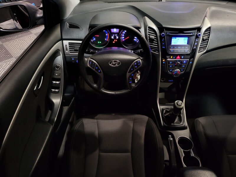 HYUNDAI I30 1.6 CRDI 90cv BLUE DRIVE Pack SENSATION , Régulateur , Climatisation 