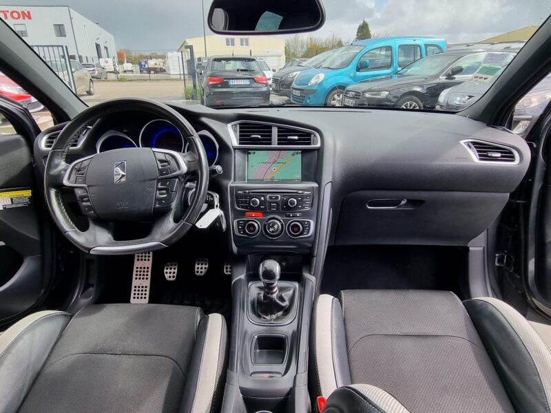 CITROEN DS4 1.6 HDi 115 So Chic