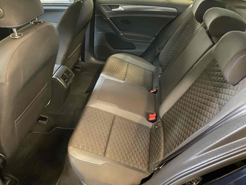 VOLKSWAGEN GOLF  2019