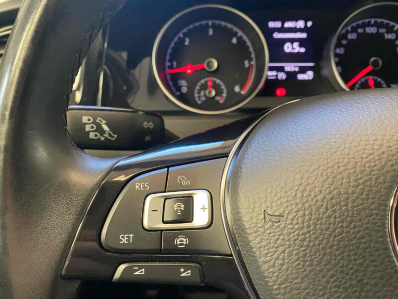 VOLKSWAGEN GOLF  2019