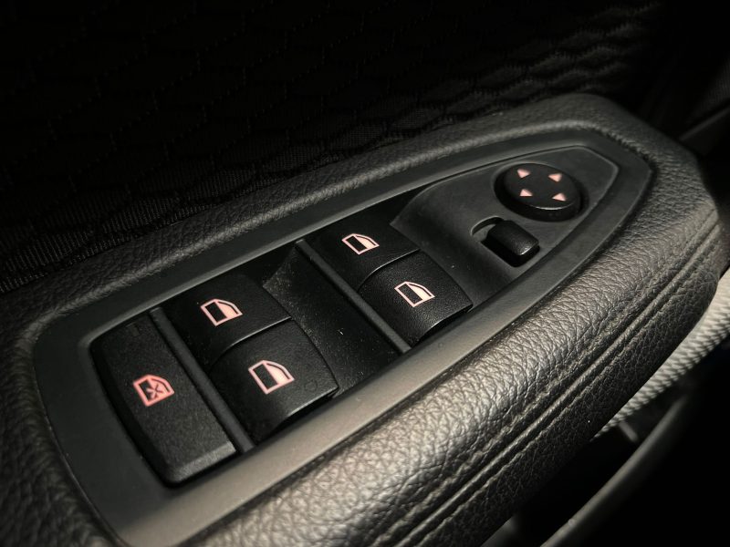 BMW SERIE 1 M 135i 3.0 l 320 cv VOLANT SHIFT LIGHT / LIGNE PERF / CARPLAY / ECRAN PHASE 2