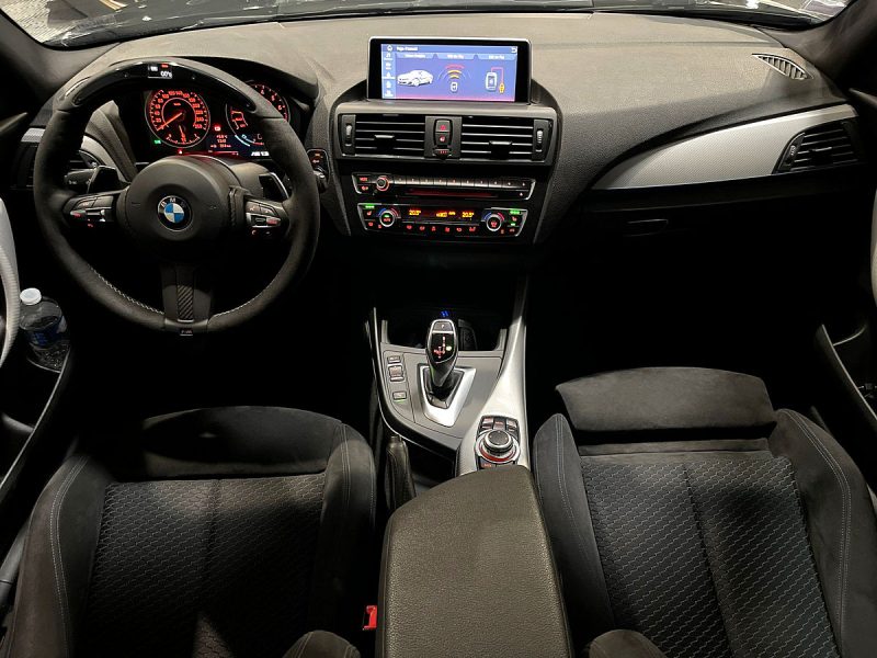BMW SERIE 1 M 135i 3.0 l 320 cv VOLANT SHIFT LIGHT / LIGNE PERF / CARPLAY / ECRAN PHASE 2