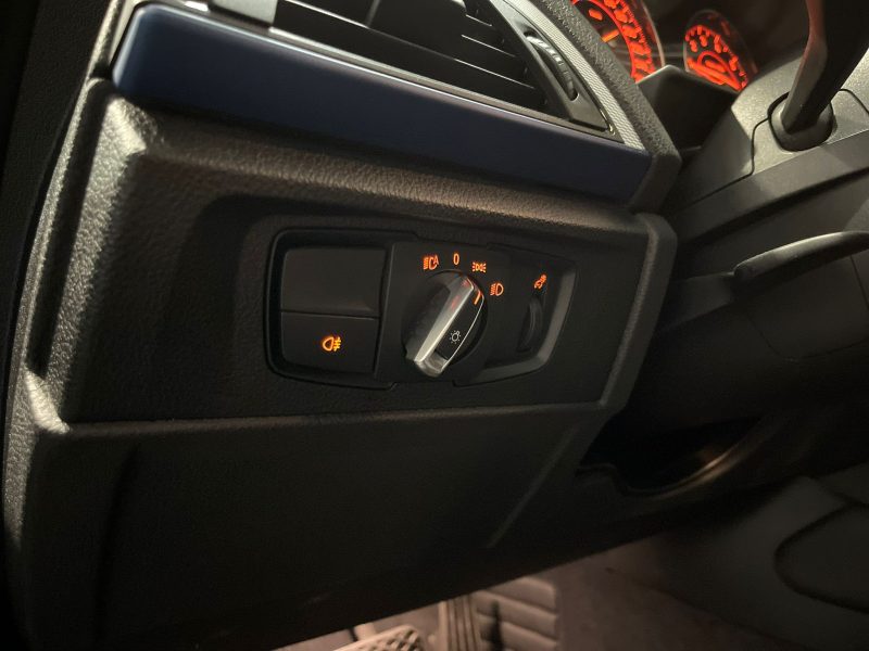 BMW SERIE 1 M 135i 3.0 l 320 cv VOLANT SHIFT LIGHT / LIGNE PERF / CARPLAY / ECRAN PHASE 2