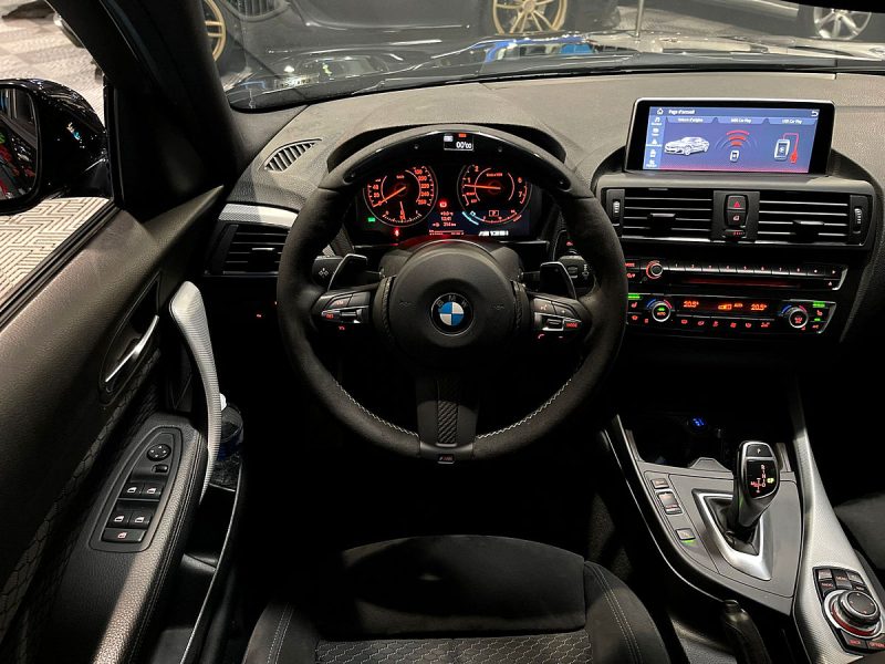 BMW SERIE 1 M 135i 3.0 l 320 cv VOLANT SHIFT LIGHT / LIGNE PERF / CARPLAY / ECRAN PHASE 2
