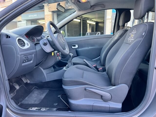 Renault Clio 1.2 16v 75ch Access 2012