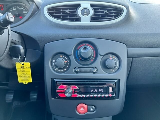 Renault Clio 1.2 16v 75ch Access 2012
