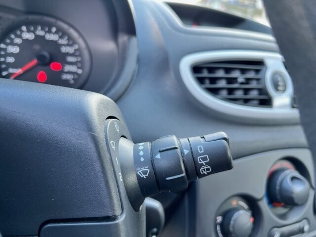 Renault Clio 1.2 16v 75ch Access 2012