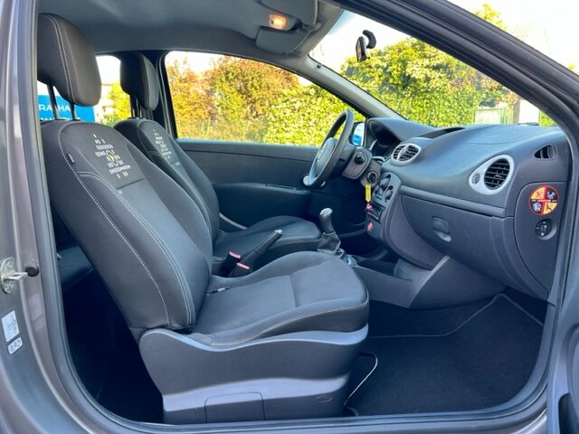 Renault Clio 1.2 16v 75ch Access 2012