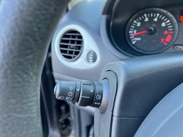 Renault Clio 1.2 16v 75ch Access 2012