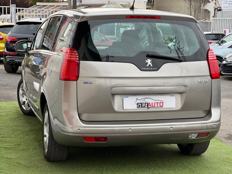 PEUGEOT 5008 2016