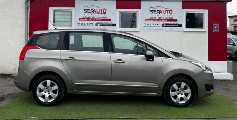 PEUGEOT 5008 2016