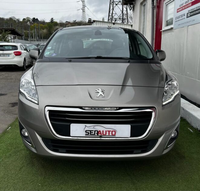 PEUGEOT 5008 2016