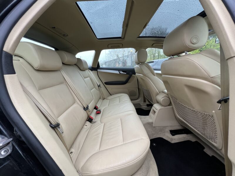 AUDI A3 II PHASE 2 SPORTBACK 2.0 TDI 140 Cv 88 200 Kms BVA TOIT OUVRANT GPS CARPLAY - Garantie1an