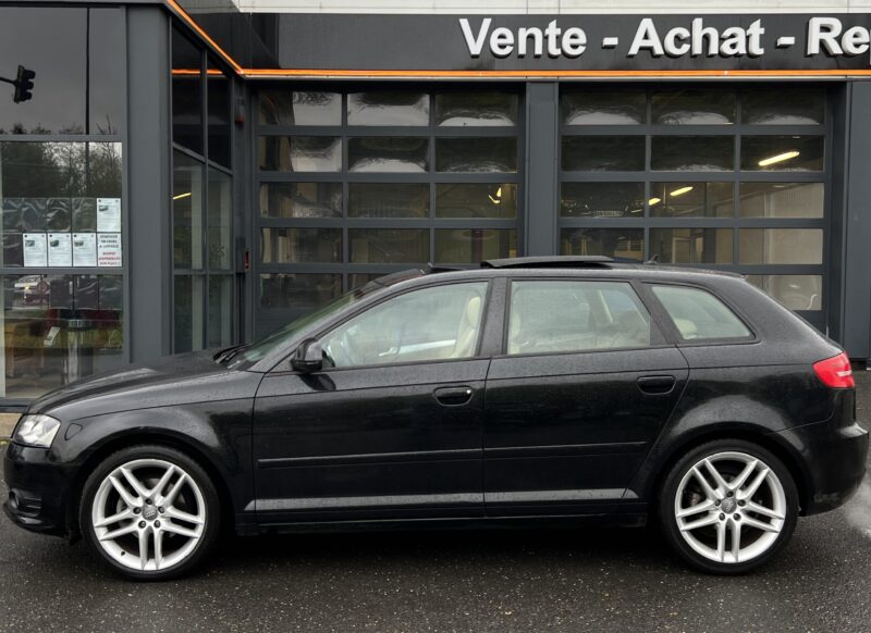 AUDI A3 II PHASE 2 SPORTBACK 2.0 TDI 140 Cv 88 200 Kms BVA TOIT OUVRANT GPS CARPLAY - Garantie1an