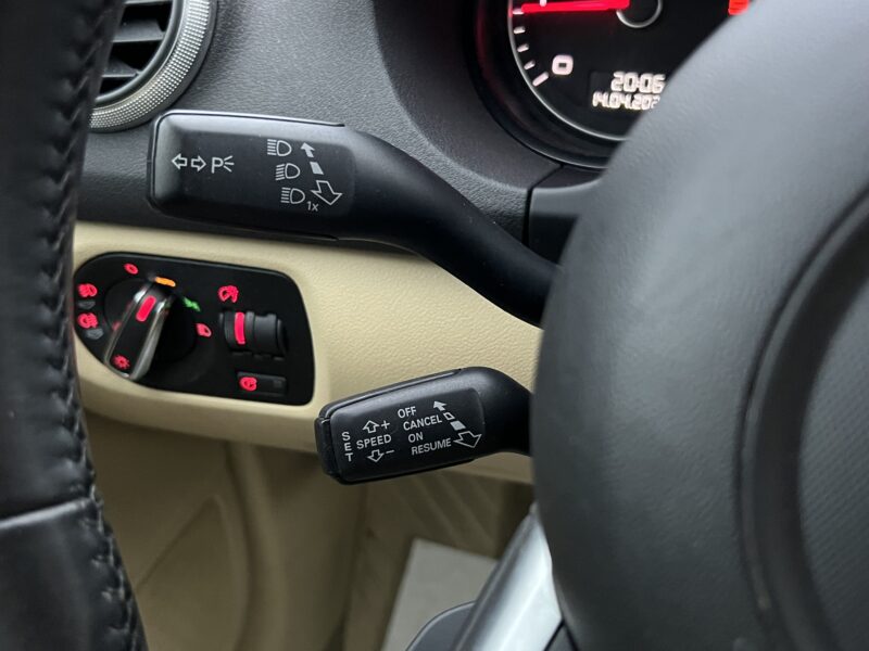 AUDI A3 II PHASE 2 SPORTBACK 2.0 TDI 140 Cv 88 200 Kms BVA TOIT OUVRANT GPS CARPLAY - Garantie1an