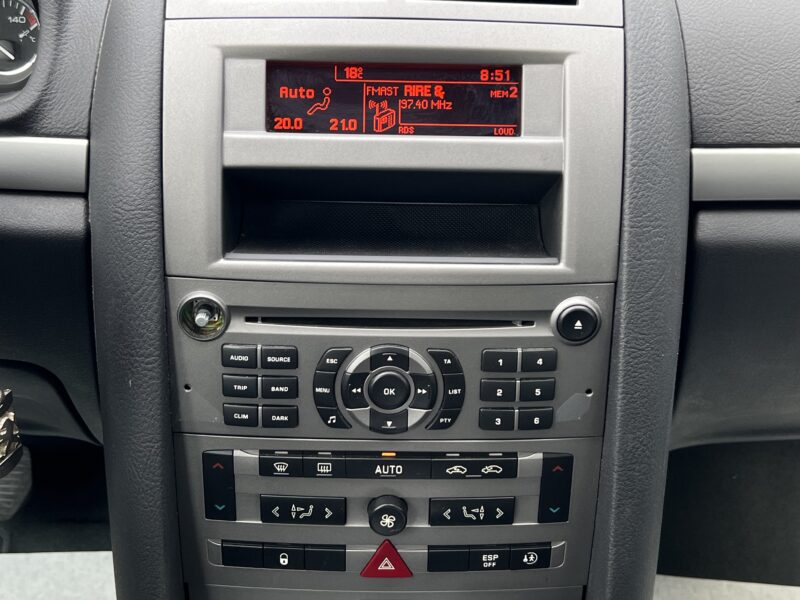 PEUGEOT 407 BERLINE 2.0 136 Cv BOITE AUTO 29 300 Kms REELS / Finition EXCLUSIVE - Garantie1an