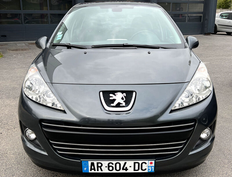 PEUGEOT 207 PHASE II 1.4 90 Cv 1ERE MAIN / BOITE AUTO 62 800 Kms 5 PORTES - Garantie1an