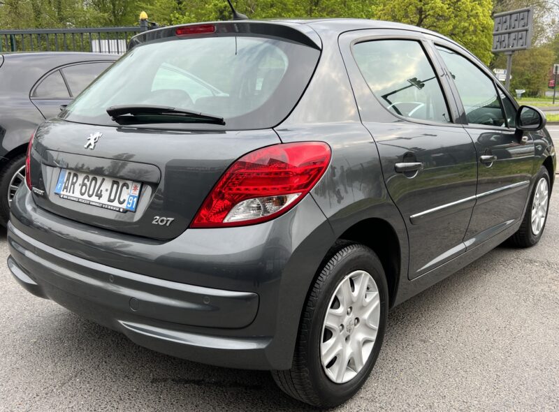 PEUGEOT 207 PHASE II 1.4 90 Cv 1ERE MAIN / BOITE AUTO 62 800 Kms 5 PORTES - Garantie1an