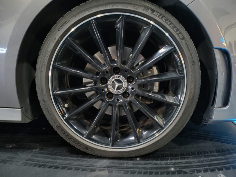 MERCEDES CLASSE A 200 2019 163cv AMG-line / TOIT OUVRANT/ENTRETIEN MERCEDES 