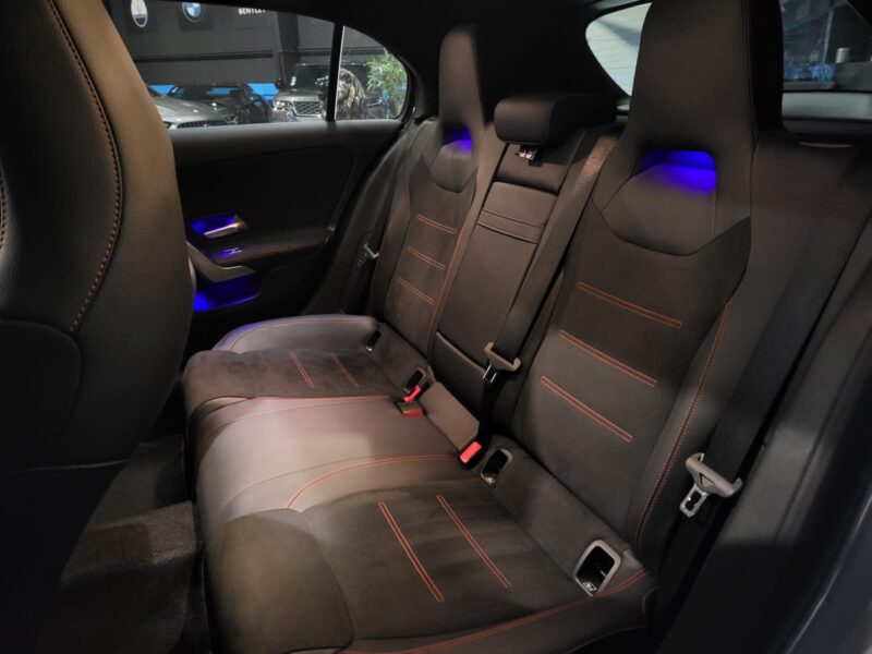 MERCEDES CLASSE A 200 2019 163cv AMG-line / TOIT OUVRANT/ENTRETIEN MERCEDES 