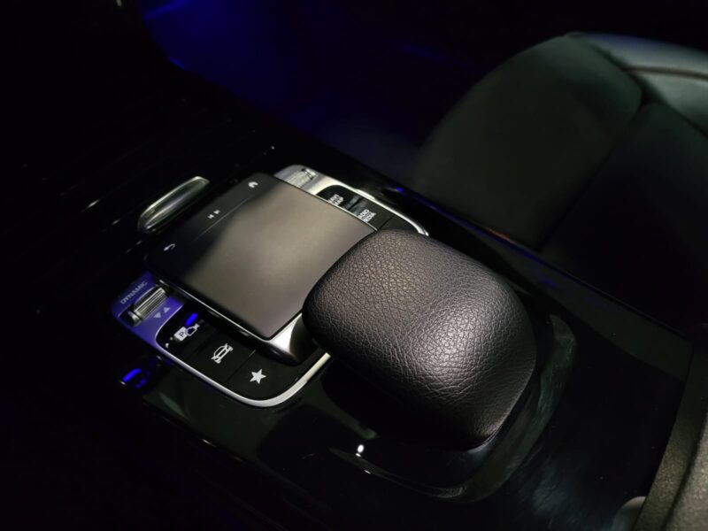 MERCEDES CLASSE A 200 2019 163cv AMG-line / TOIT OUVRANT/ENTRETIEN MERCEDES 