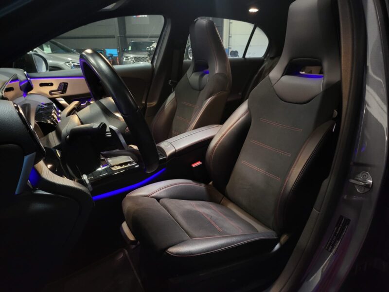 MERCEDES CLASSE A 200 2019 163cv AMG-line / TOIT OUVRANT/ENTRETIEN MERCEDES 