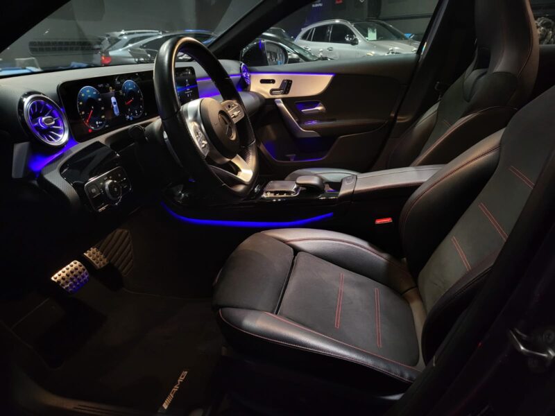 MERCEDES CLASSE A 200 2019 163cv AMG-line / TOIT OUVRANT/ENTRETIEN MERCEDES 