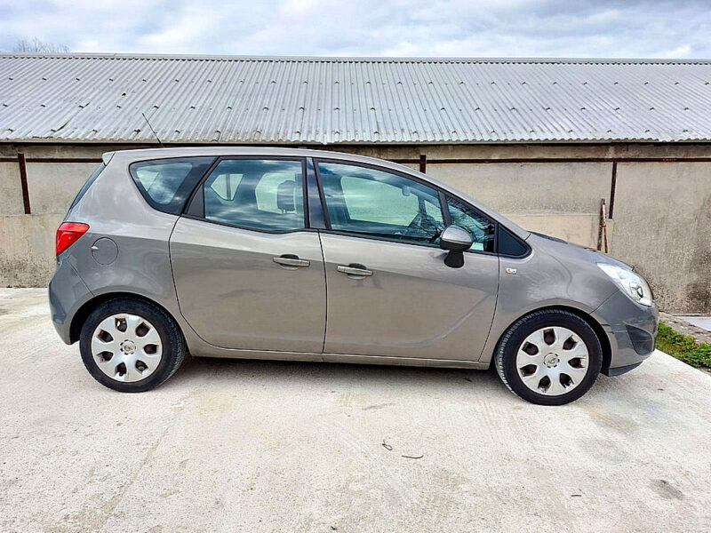 OPEL MERIVA B Monospace 2011
