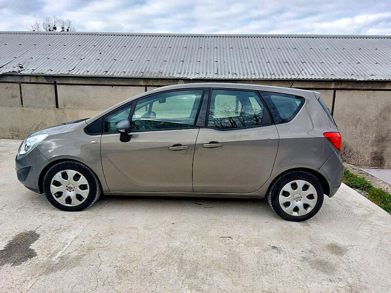 OPEL MERIVA B Monospace 2011