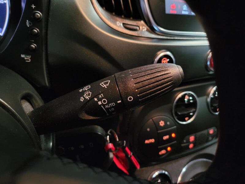 FIAT 500 1.2 69cv DUALOGIQUE TOIT OUVRANT / CARPLAY / GPS PRO / PACK SPORT 1er MAIN