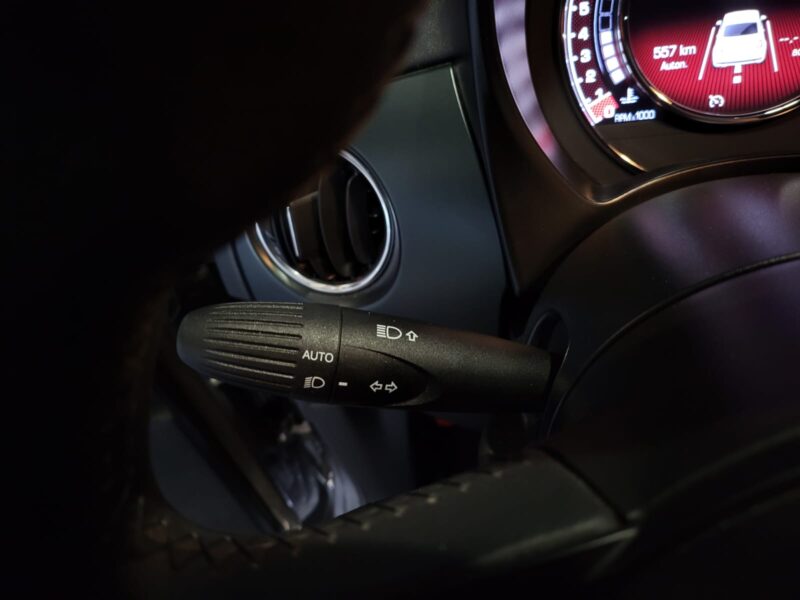 FIAT 500 1.2 69cv DUALOGIQUE TOIT OUVRANT / CARPLAY / GPS PRO / PACK SPORT 1er MAIN