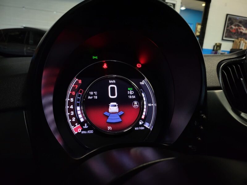 FIAT 500 1.2 69cv DUALOGIQUE TOIT OUVRANT / CARPLAY / GPS PRO / PACK SPORT 1er MAIN