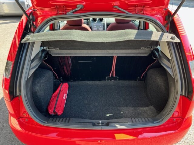 FORD FIESTA 1,4l FUTURA AUTOMATIQUE 2004