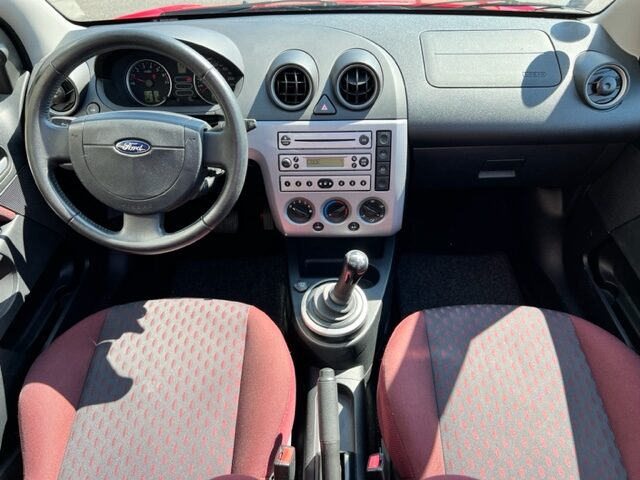FORD FIESTA 1,4l FUTURA AUTOMATIQUE 2004