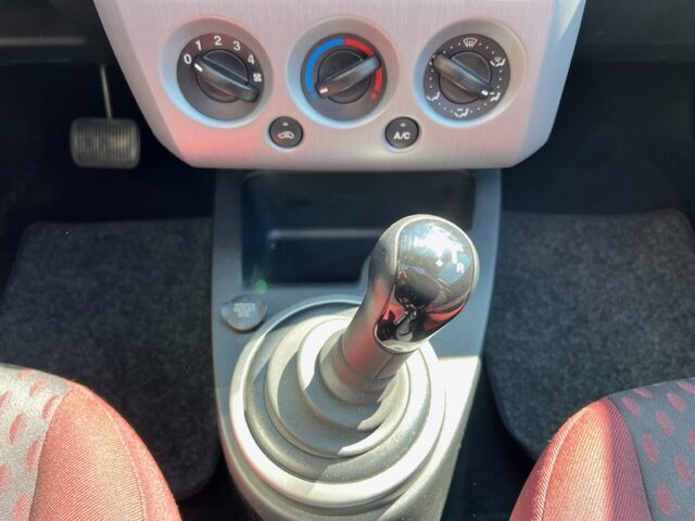 FORD FIESTA 1,4l FUTURA AUTOMATIQUE 2004