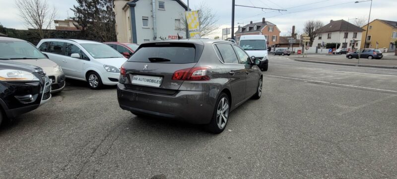 PEUGEOT 308 1.6 Blue HDI 115 CV Féline