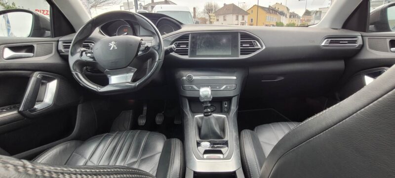 PEUGEOT 308 1.6 Blue HDI 115 CV Féline