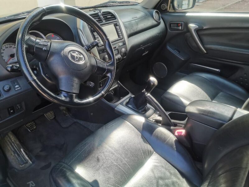 TOYOTA RAV4 2.0 d4-d 4x4 