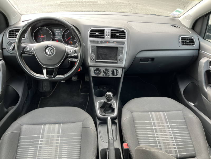 VOLKSWAGEN POLO V 2015