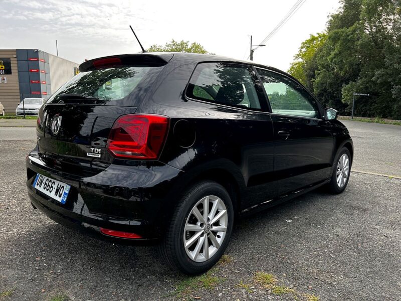 VOLKSWAGEN POLO V 2015