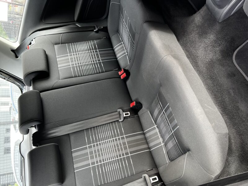 VOLKSWAGEN POLO V 2015