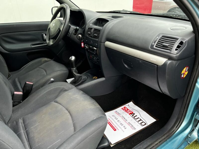 RENAULT CLIO II 2004