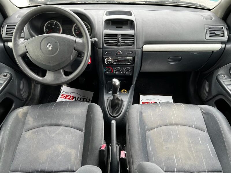 RENAULT CLIO II 2004